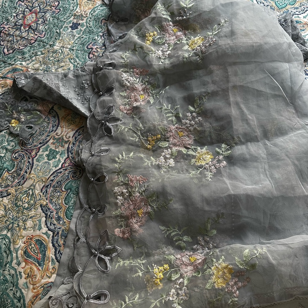 Pakistani brand new 3 piece full embroidered Maria b luxury organza dress size L - Picture 13 of 16